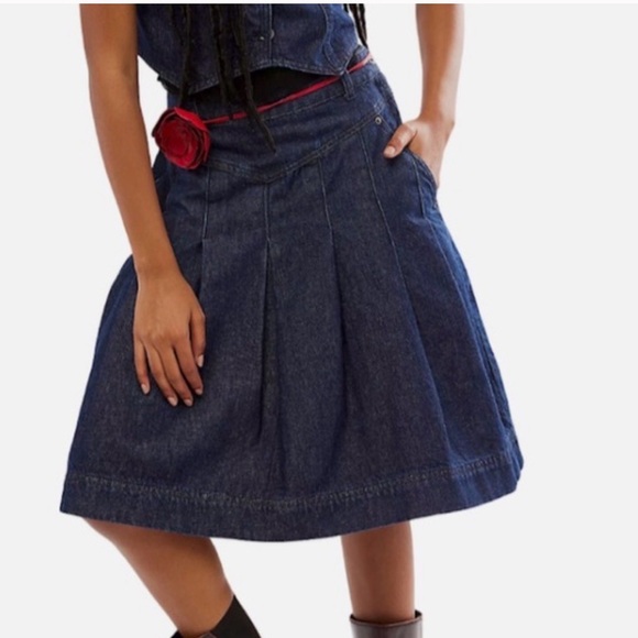Free People Dresses & Skirts - Free People Denim Pleated Scout Skirt